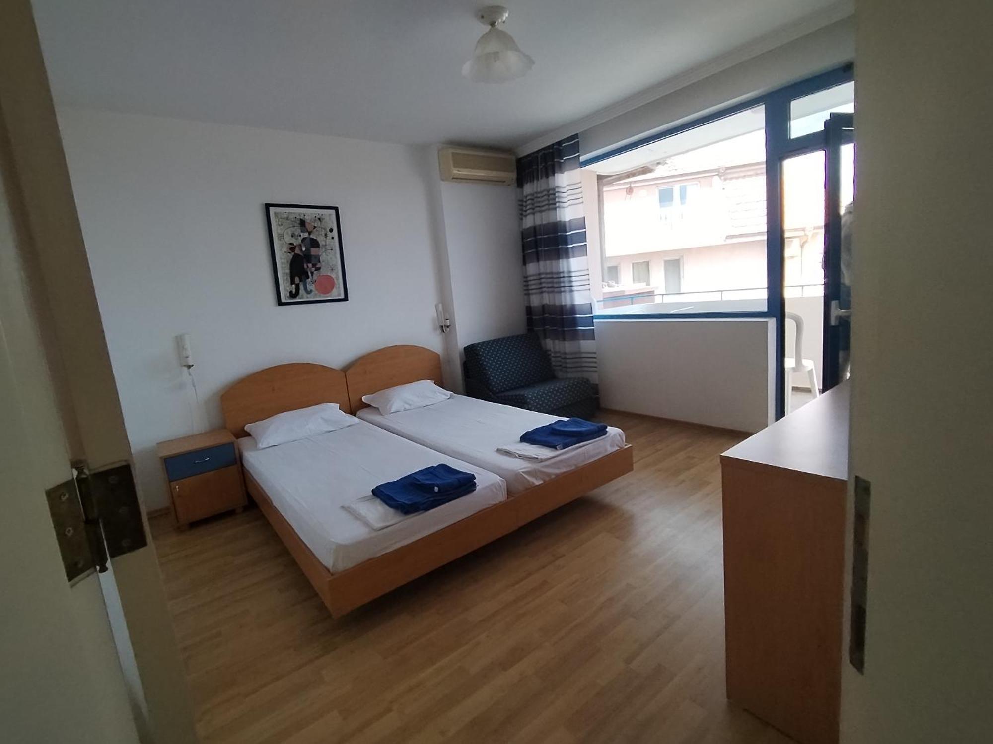 Lira Sto Apartments Поморіє Екстер'єр фото