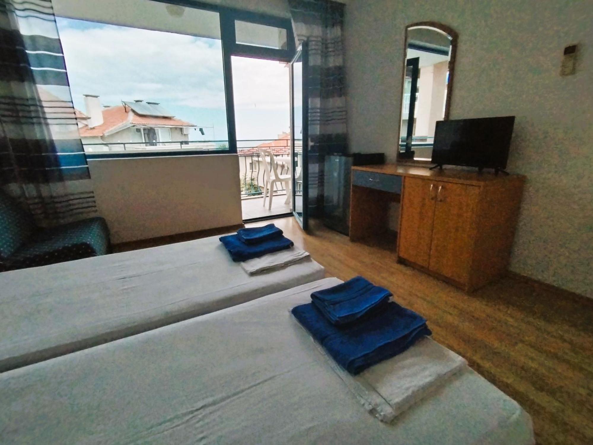 Lira Sto Apartments Поморіє Екстер'єр фото