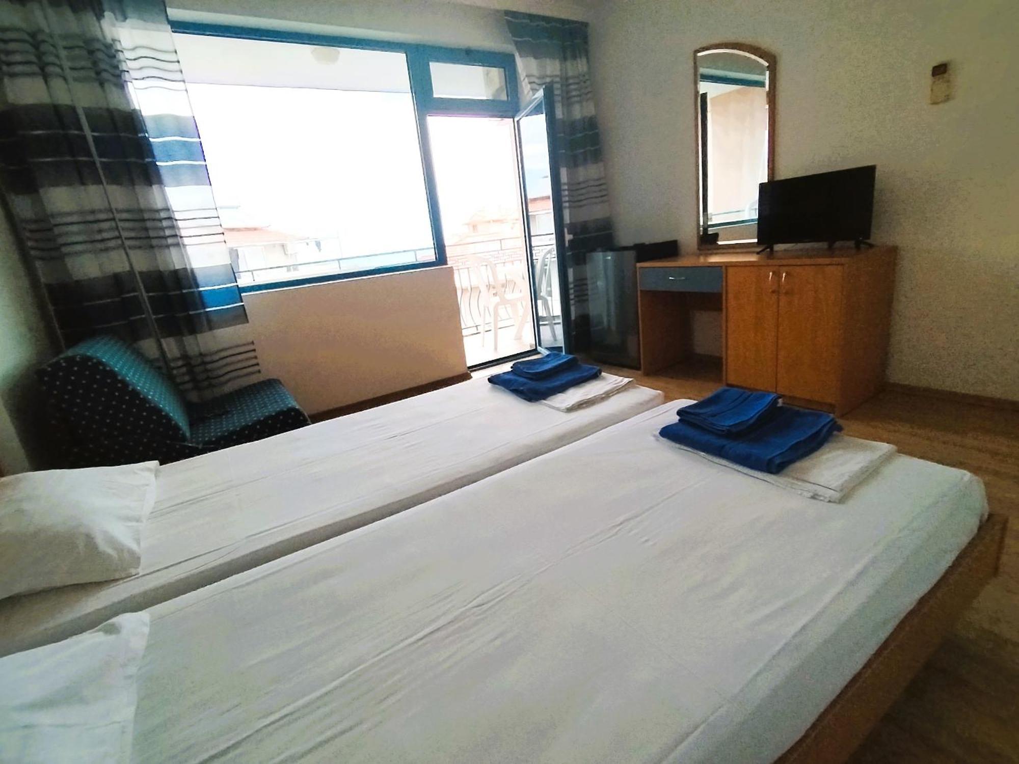 Lira Sto Apartments Поморіє Екстер'єр фото