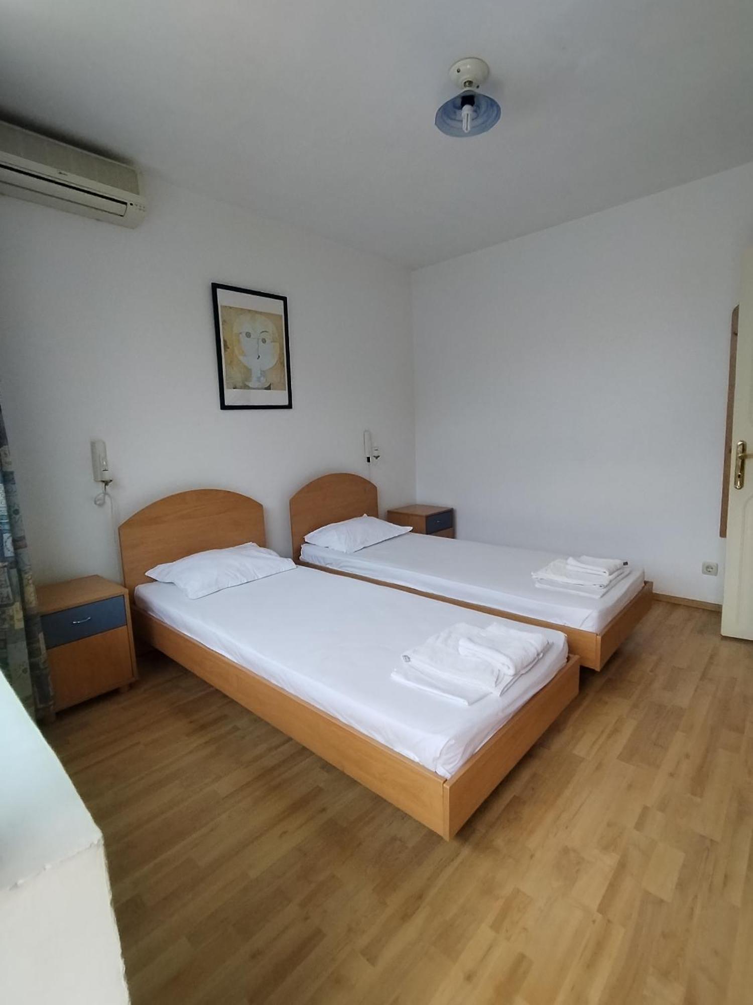 Lira Sto Apartments Поморіє Екстер'єр фото