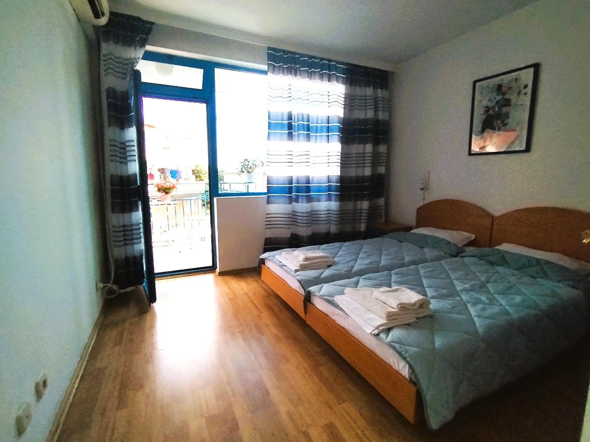 Lira Sto Apartments Поморіє Екстер'єр фото